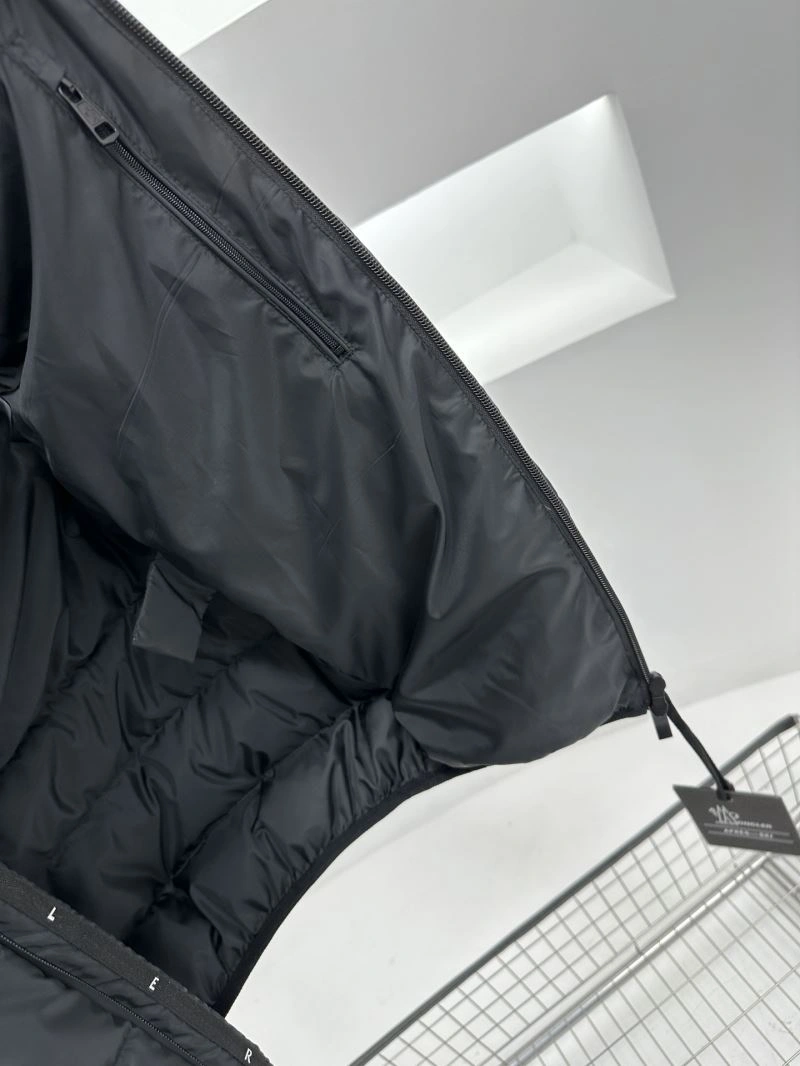 Moncler Down Jackets Soft 144886