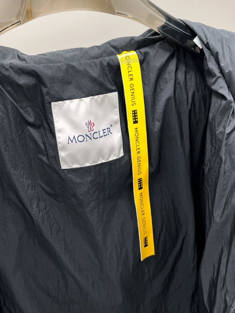 Supportive Moncler Down Jackets 144882