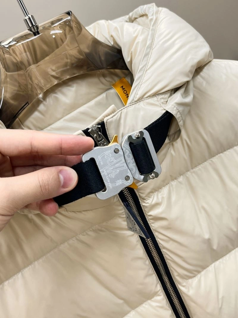 FashionForward Moncler Down Jackets 144871