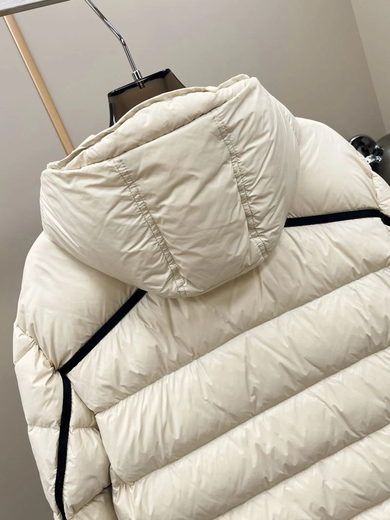 FashionForward Moncler Down Jackets 144871
