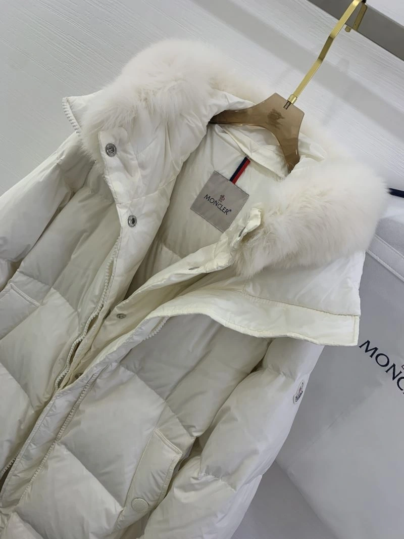 Moncler Down Jackets Sporty 144874