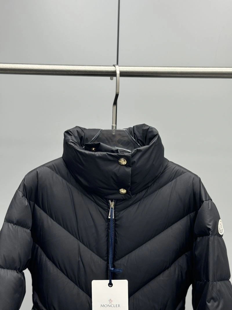 Moncler Down Jackets Trendsetting 144849