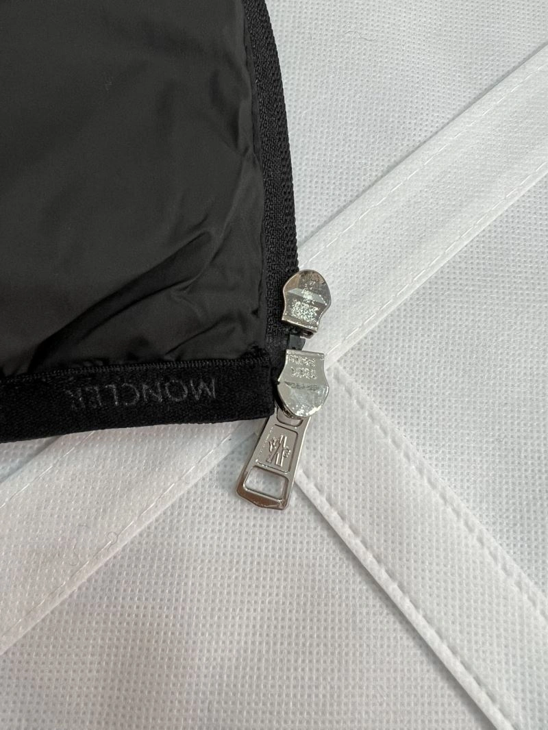 Moncler Down Jackets Neat 144847