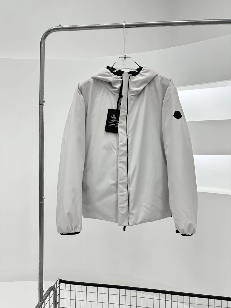 Moncler Down Jackets Comfortable 144842