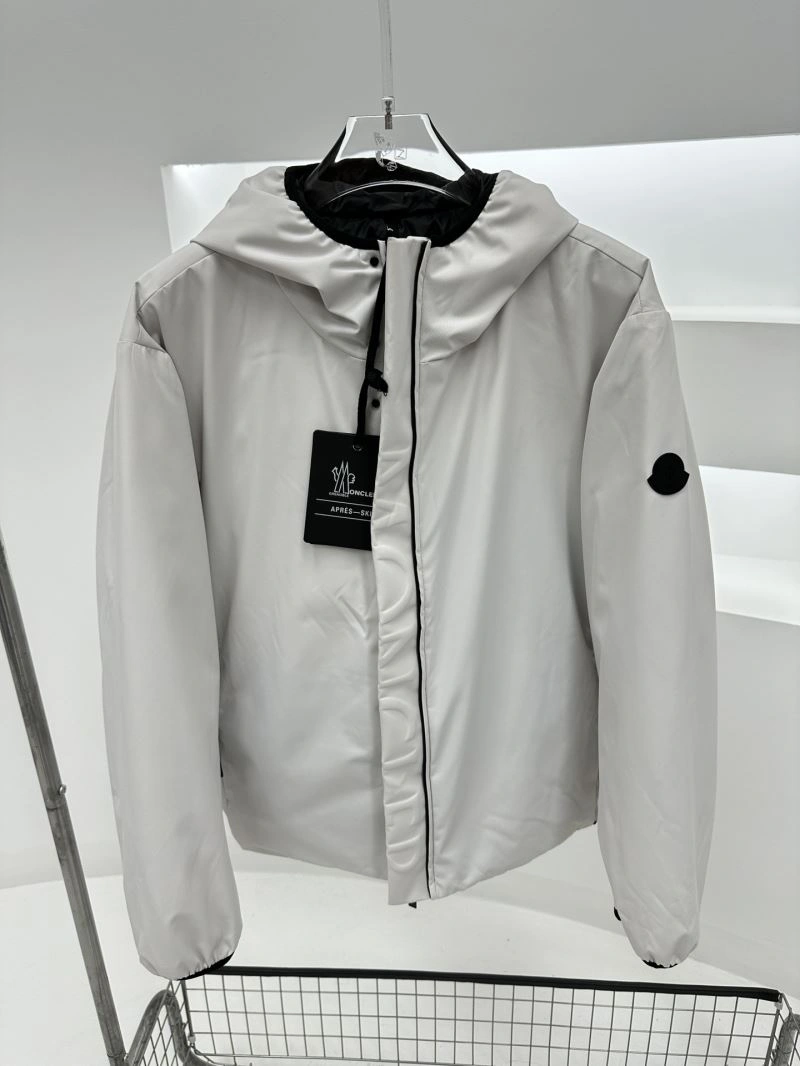 Moncler Down Jackets Comfortable 144842