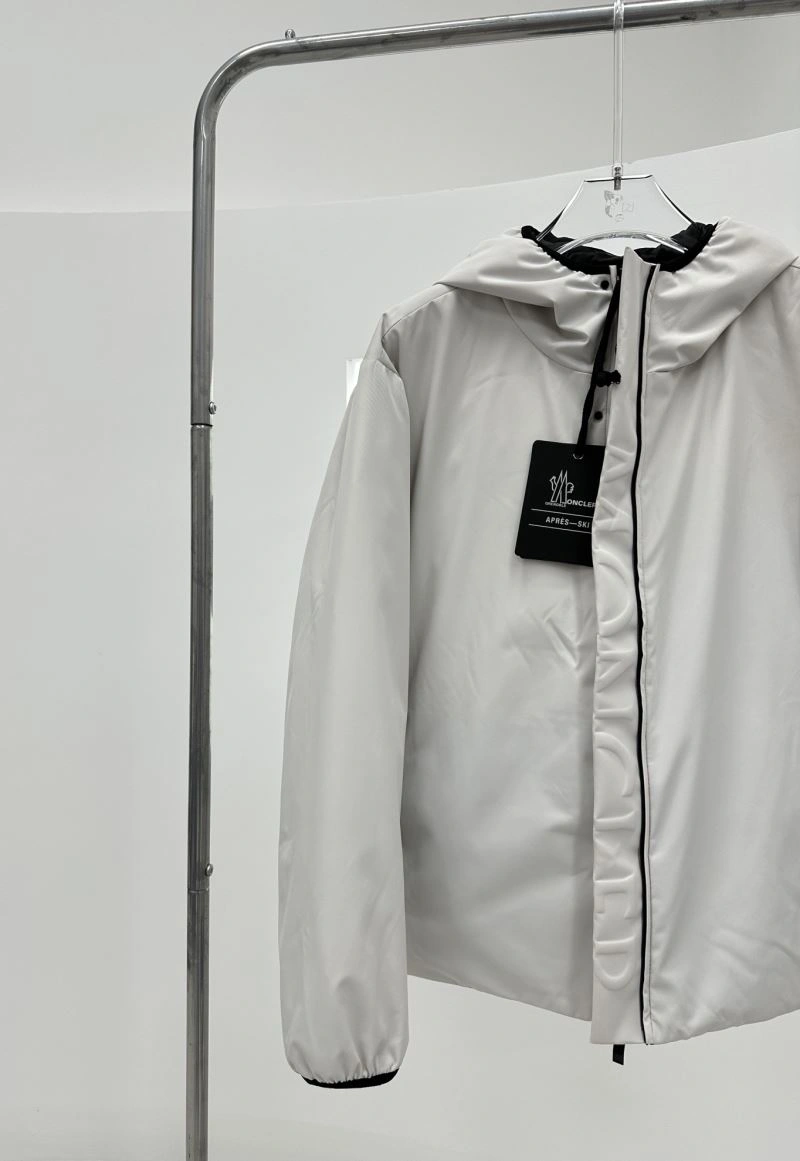 Moncler Down Jackets Comfortable 144842