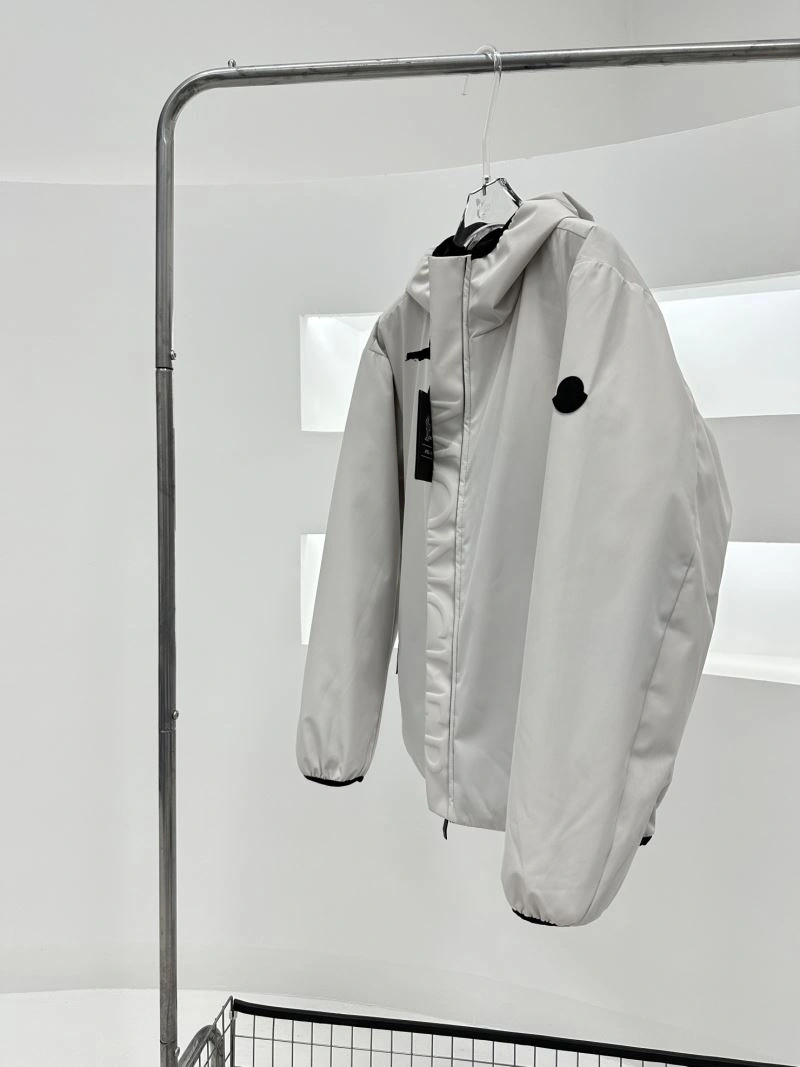 Moncler Down Jackets Comfortable 144842