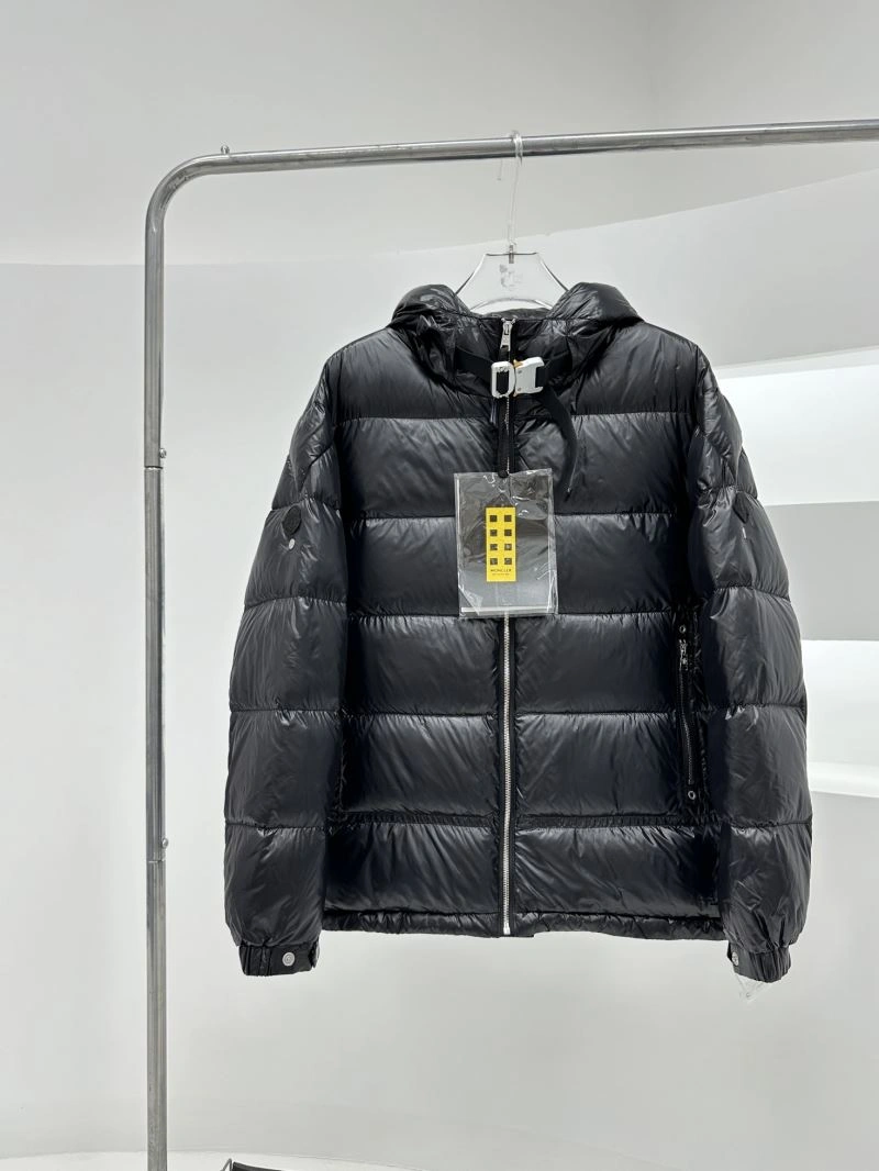 Moncler Down Jackets Cozy 144841