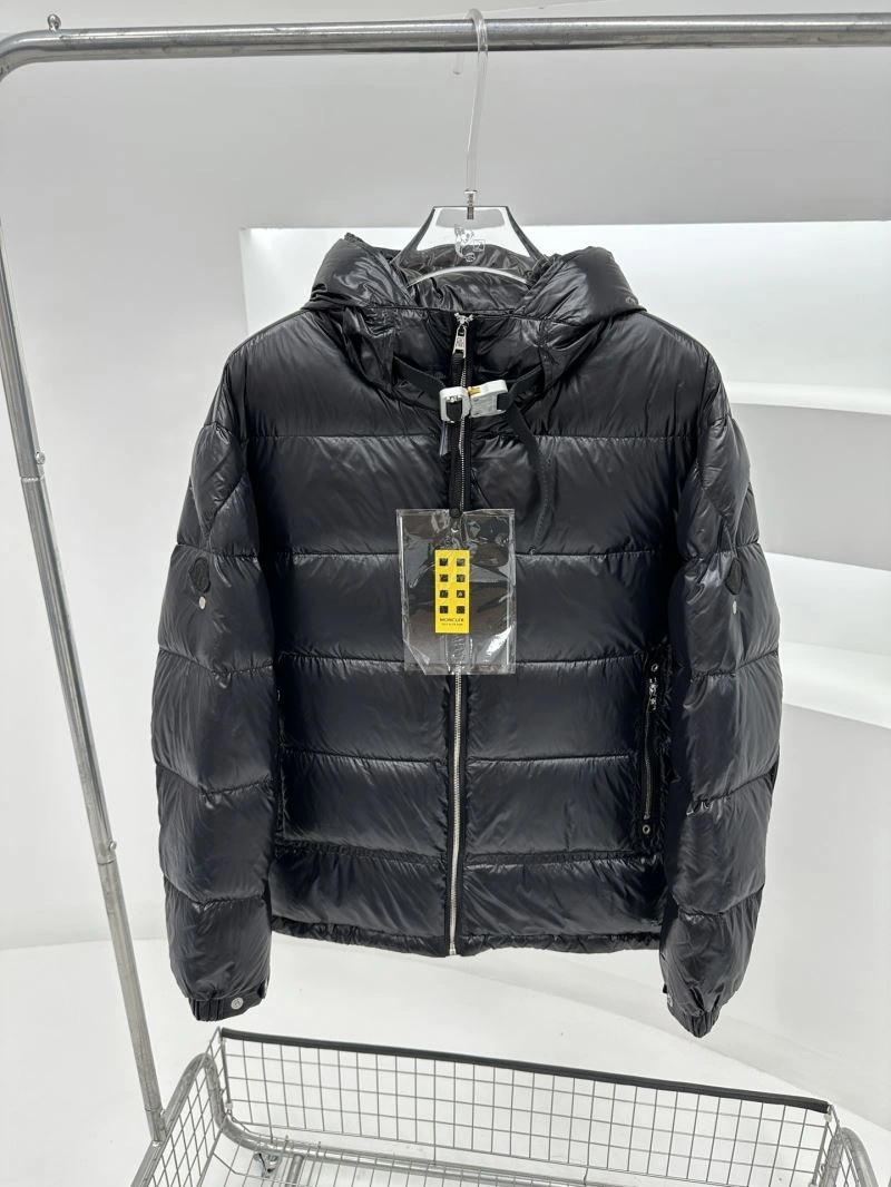 Moncler Down Jackets Cozy 144841