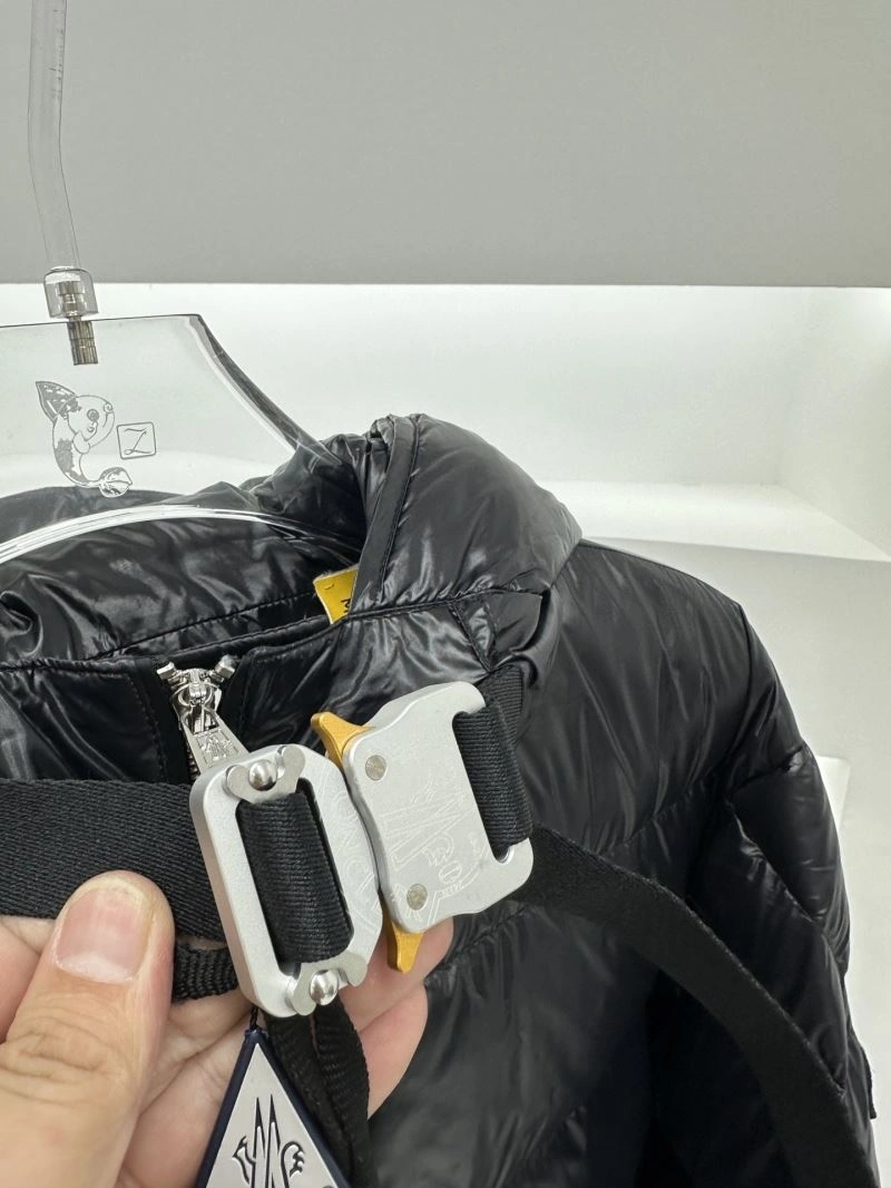 Moncler Down Jackets Cozy 144841