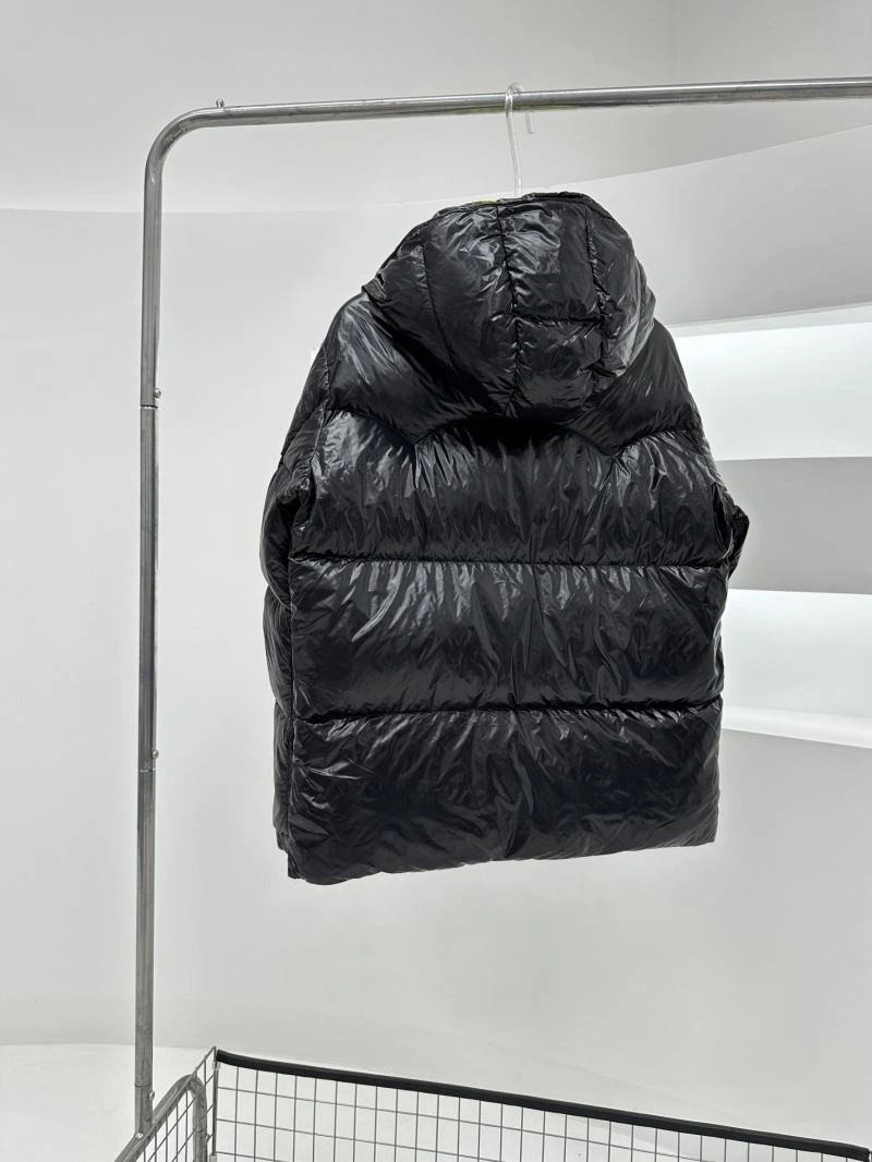 FashionForward Moncler Down Jackets 144833