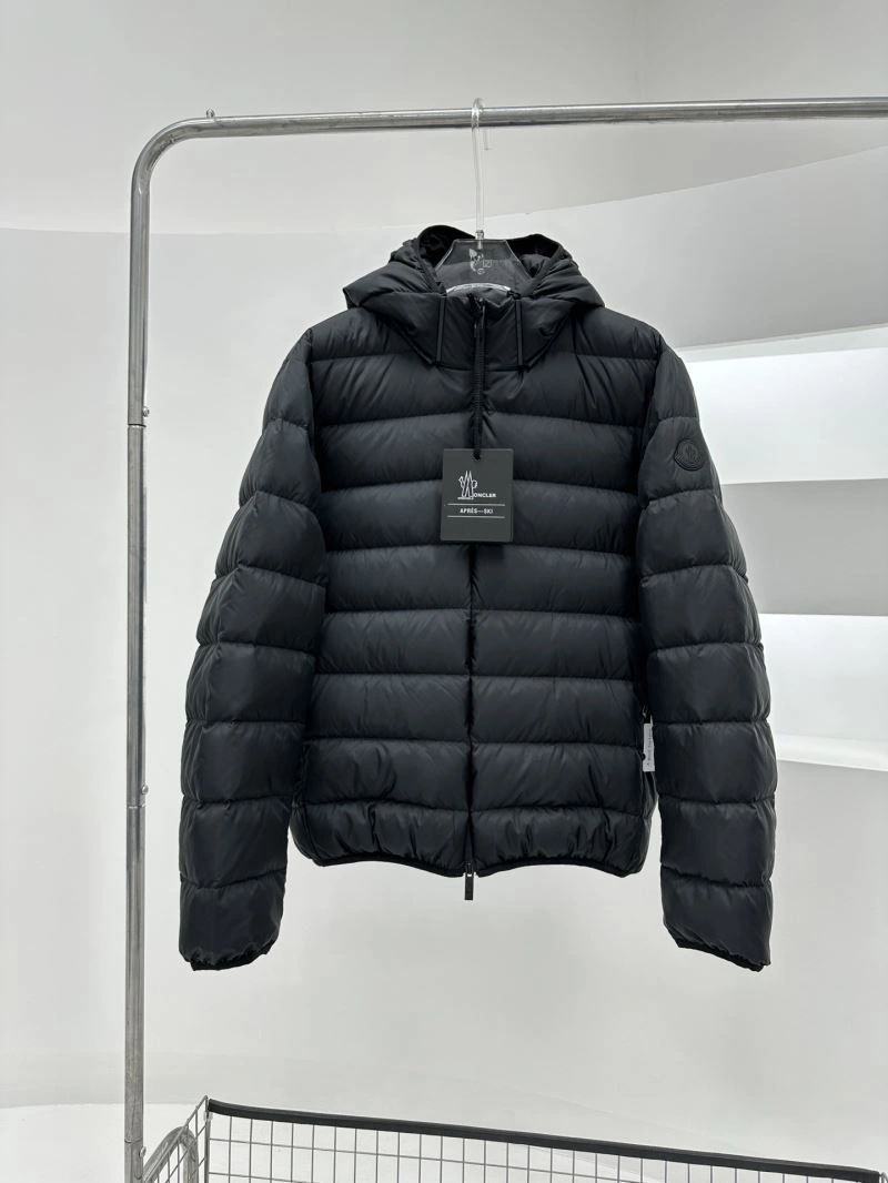 Stylish Moncler Down Jackets 144837