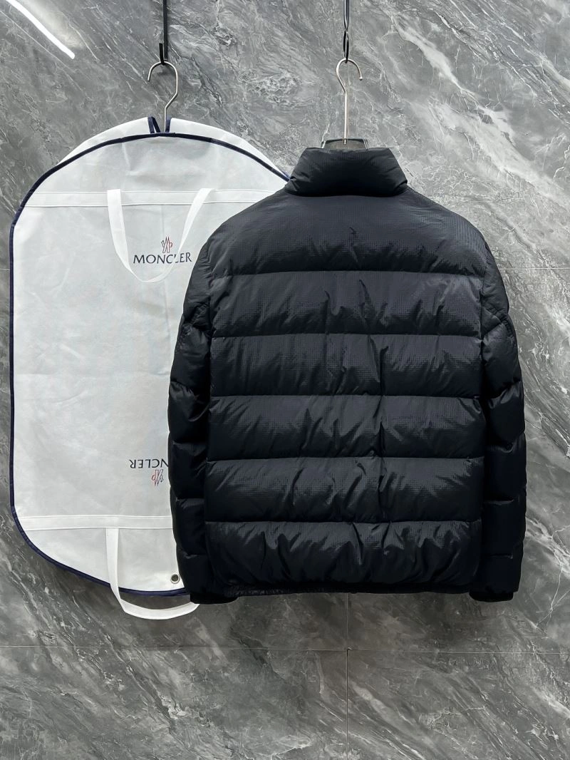 Sporty Moncler Down Jackets 144821