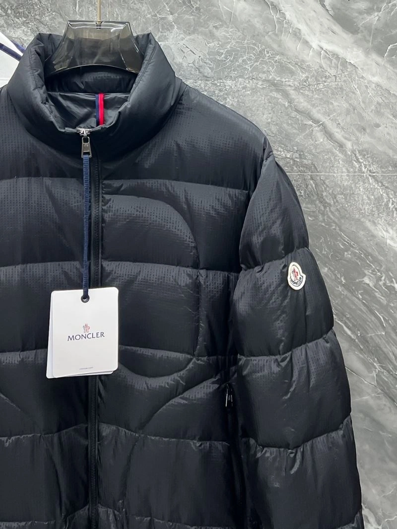 Sporty Moncler Down Jackets 144821