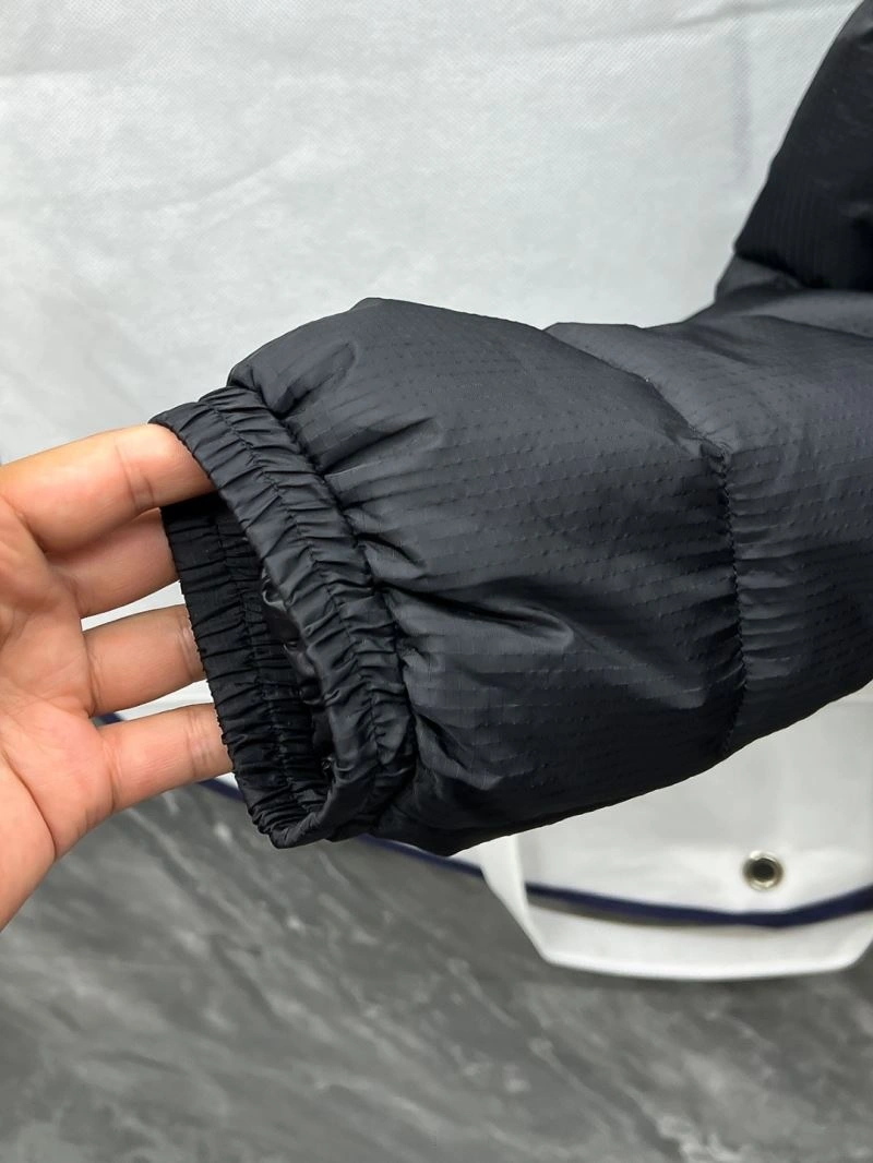 Sporty Moncler Down Jackets 144821