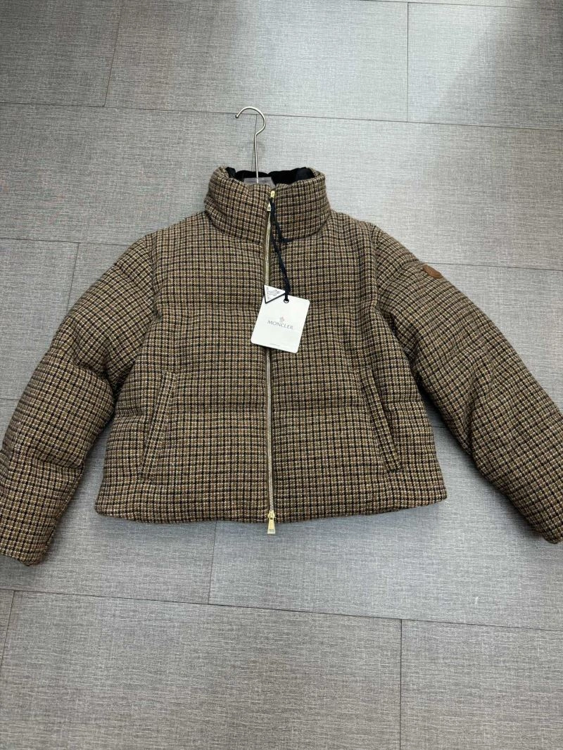Moncler Down Jackets Stylish 144825