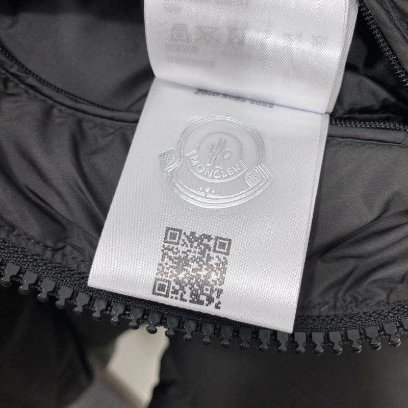 FlexibleFit Moncler Down Jackets 144824