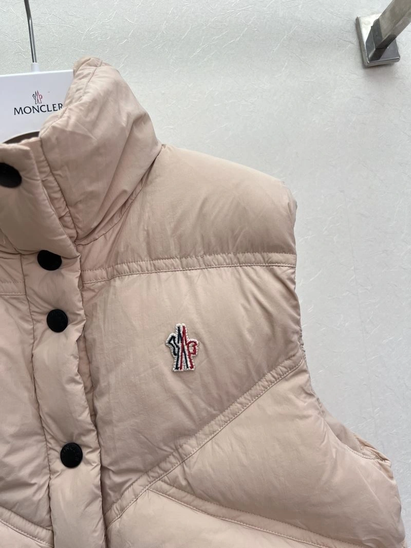 Moncler Down Jackets EyeCatching 144813
