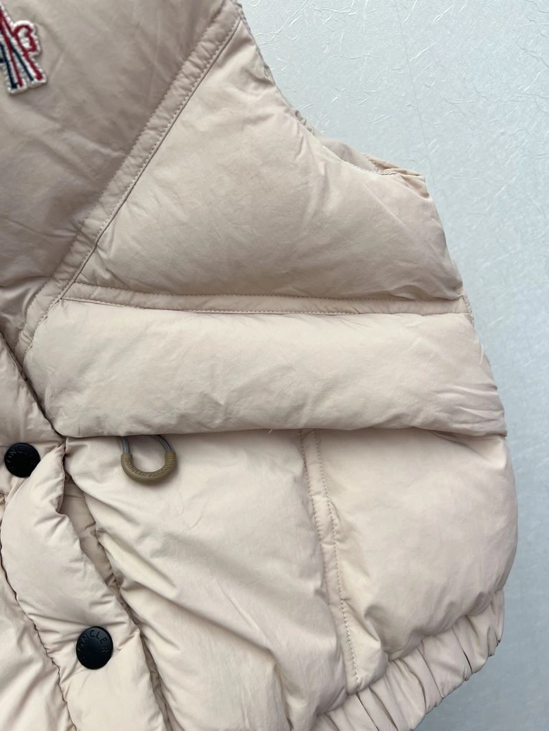 Moncler Down Jackets EyeCatching 144813