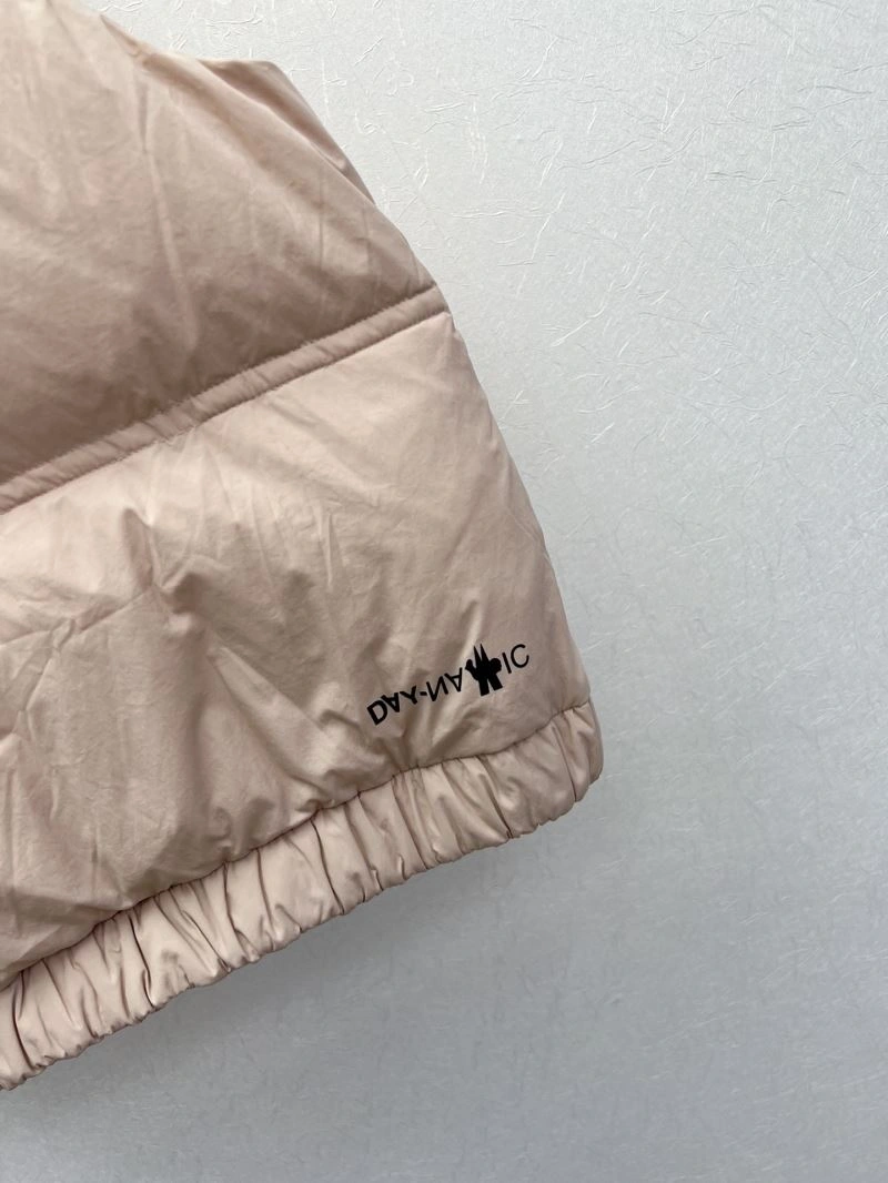 Moncler Down Jackets EyeCatching 144813