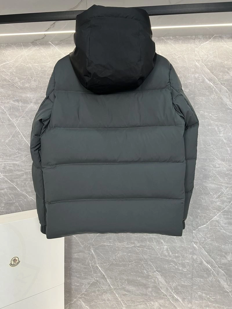 Moncler Down Jackets Sporty 144806