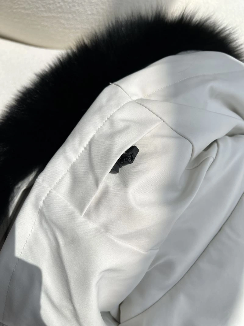 Moncler Down Jackets FlexibleFit 144805