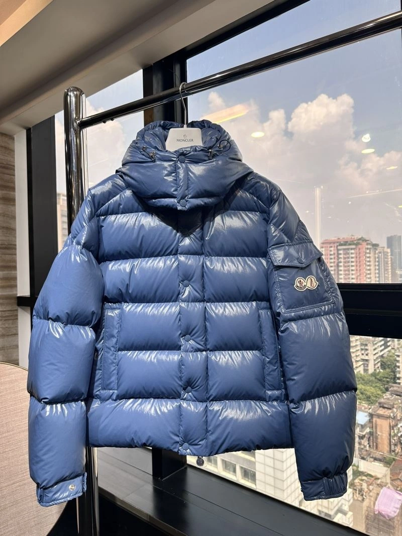 Sporty Moncler Down Jackets 144789