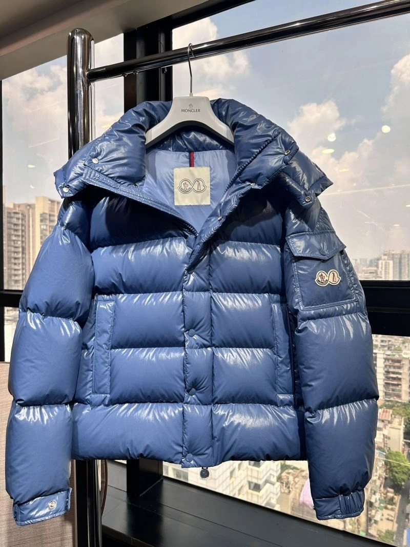 Sporty Moncler Down Jackets 144789