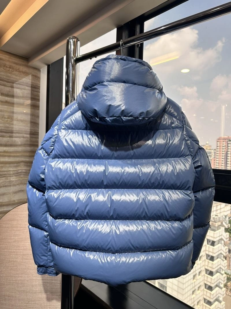 Sporty Moncler Down Jackets 144789