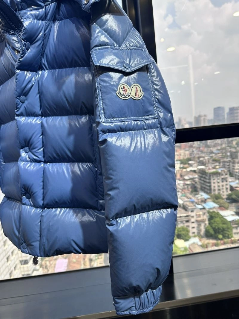 Sporty Moncler Down Jackets 144789