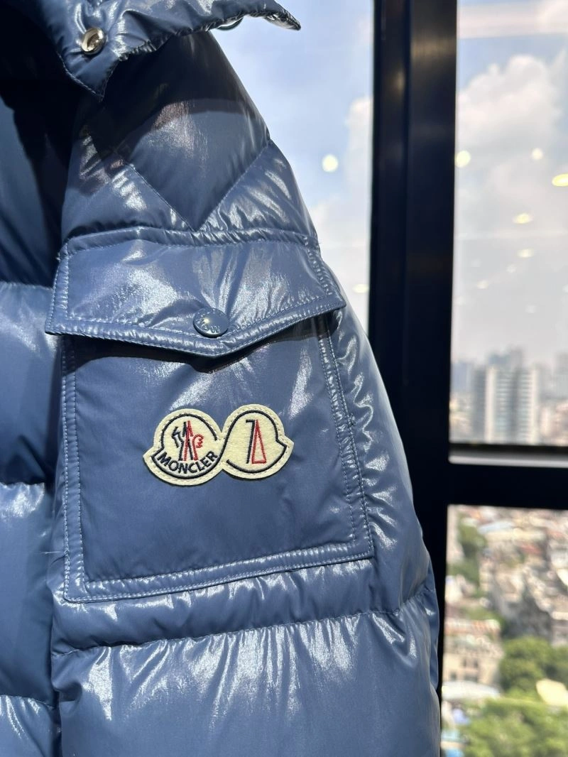 Sporty Moncler Down Jackets 144789