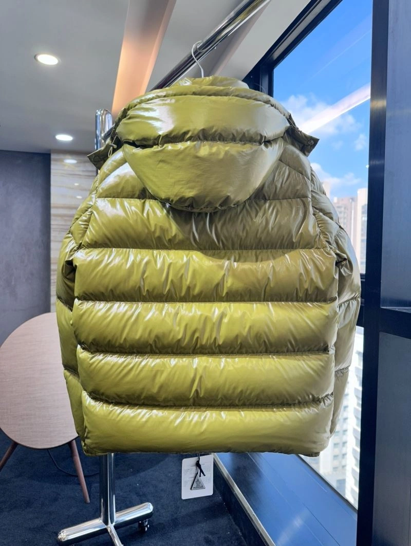 Sleek Moncler Down Jackets 139569