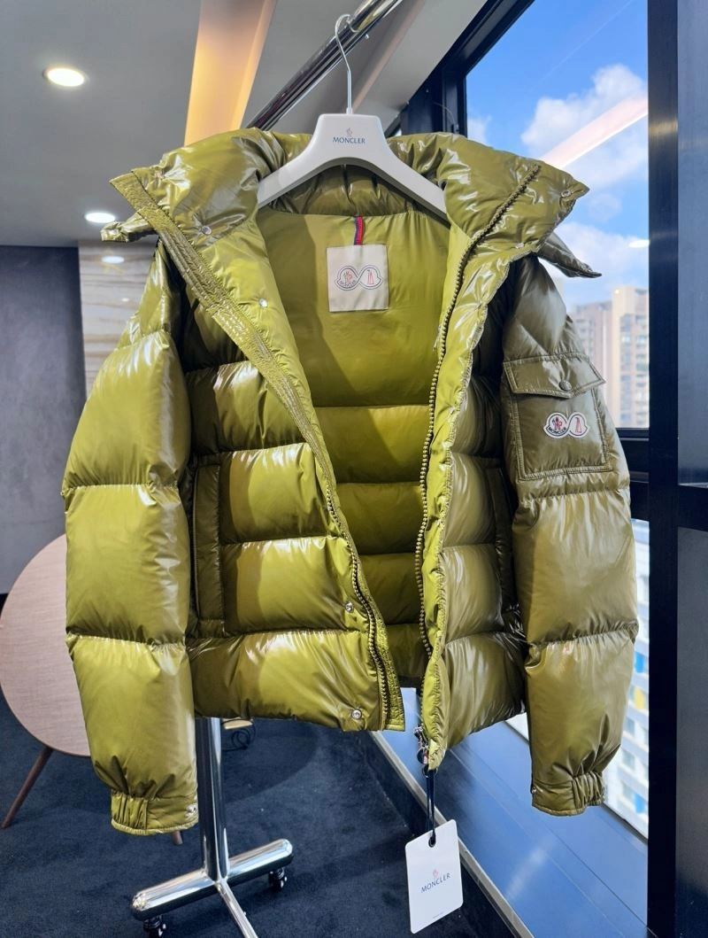 Sleek Moncler Down Jackets 139569