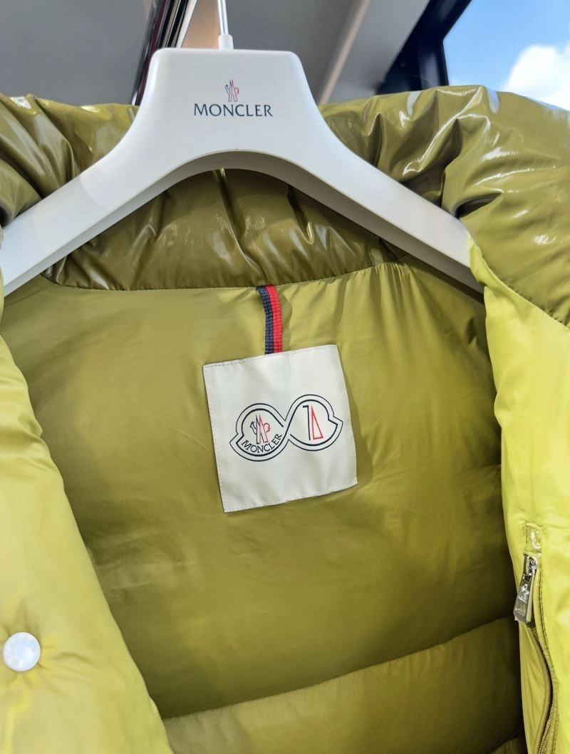 Sleek Moncler Down Jackets 139569