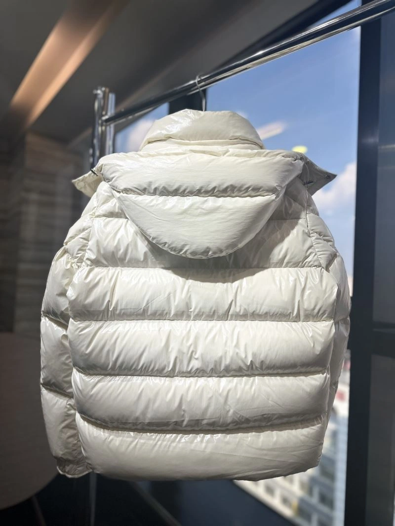 Snug Moncler Down Jackets 144797