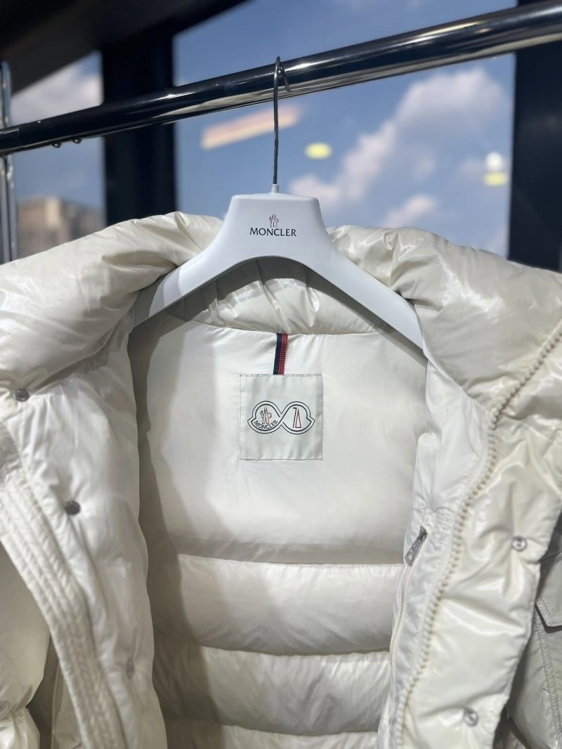 Snug Moncler Down Jackets 144797