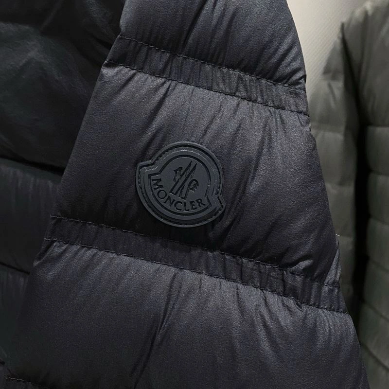 Fashionable Moncler Down Jackets 144779