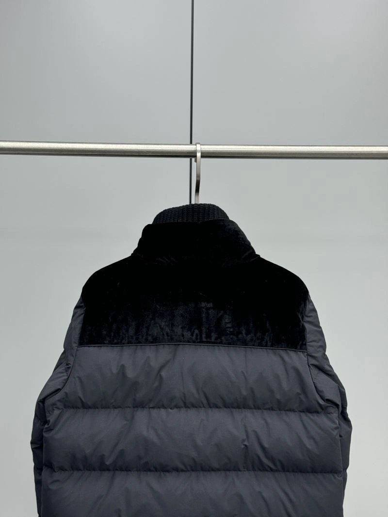 Moncler Down Jackets Supportive 144775