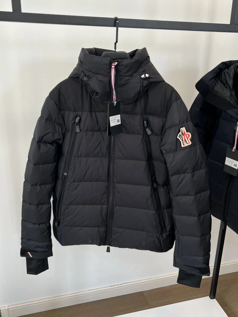 Moncler Down Jackets Breathable 144782