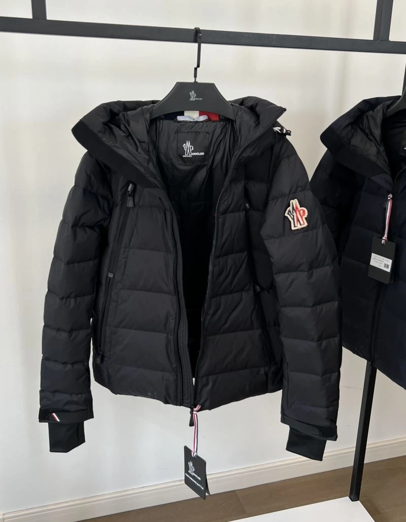 Moncler Down Jackets Breathable 144782