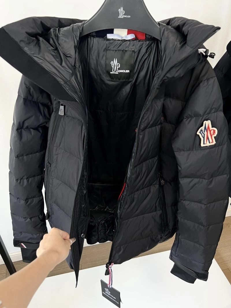 Moncler Down Jackets Breathable 144782