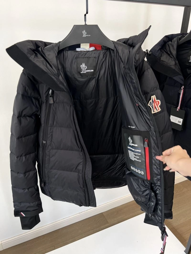 Moncler Down Jackets Breathable 144782