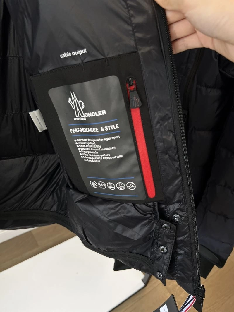 Moncler Down Jackets Breathable 144782