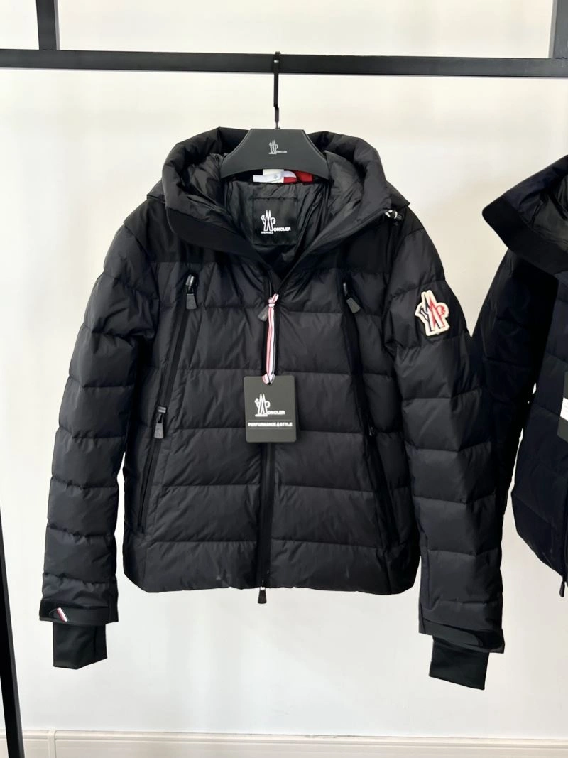 Moncler Down Jackets OnTrend 144777