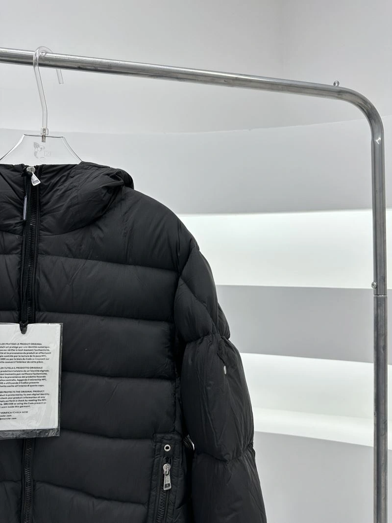 Moncler Down Jackets Tailored 144778