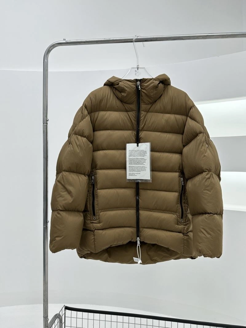 Supportive Moncler Down Jackets 144770