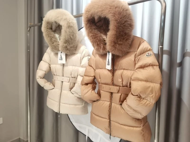 Moncler Down Jackets Durable 144795