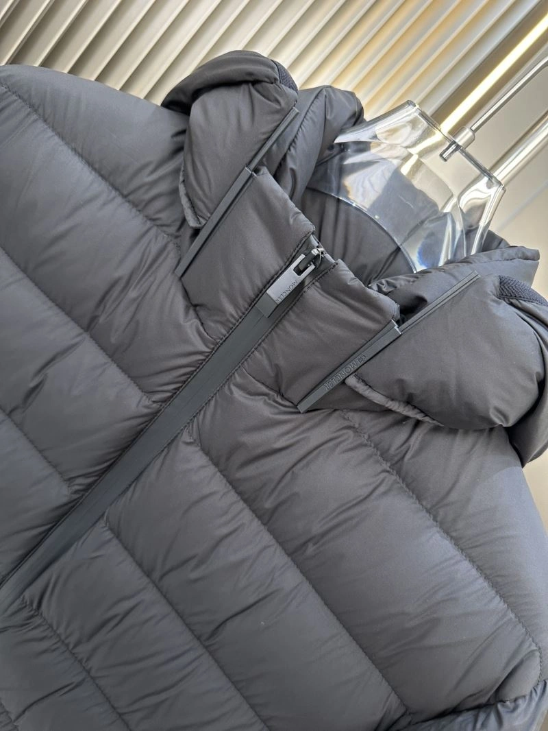 Moncler Down Jackets TravelReady 144764