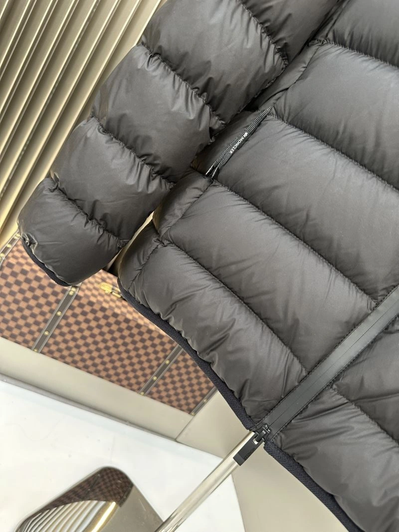 Moncler Down Jackets TravelReady 144764