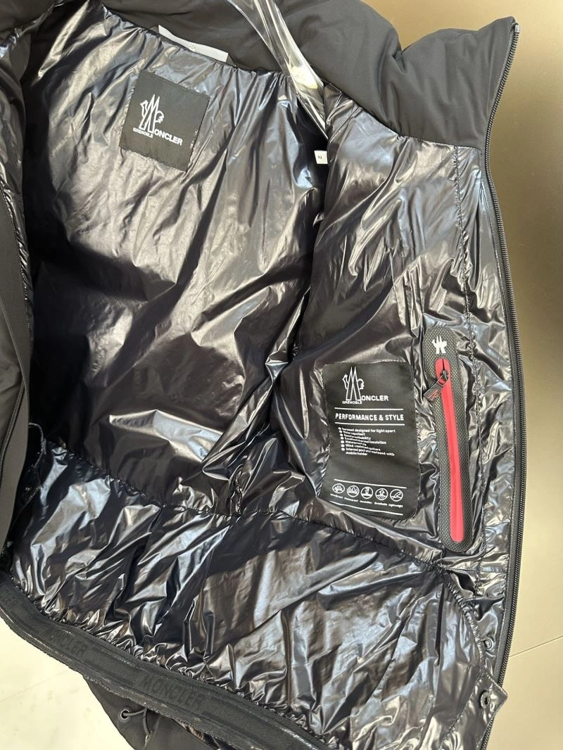Moncler Down Jackets MultiPurpose 144762